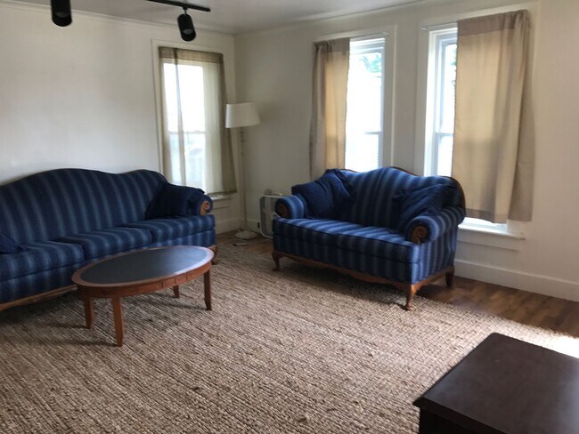 Primary Photo - 315 Perry St