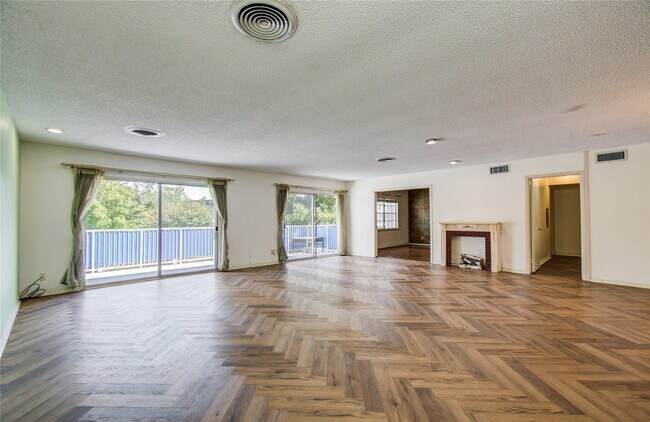 Building Photo - 2700 Bellefontaine St