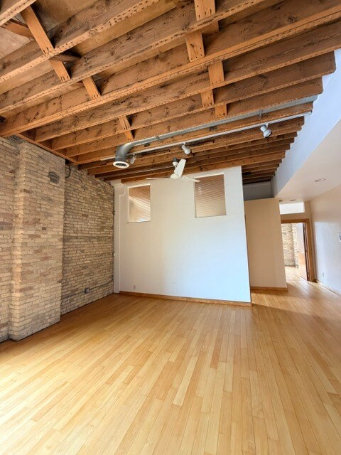 Building Photo - 714 S 2nd St