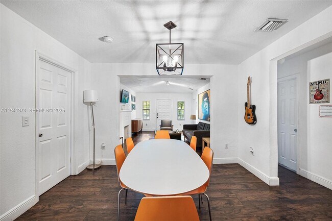 Building Photo - 154 NW 45th St