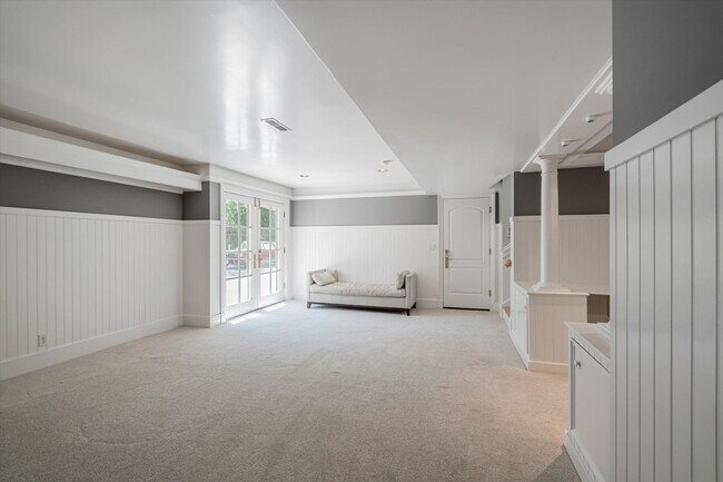 Building Photo - Stunning Los Altos Hills Estate