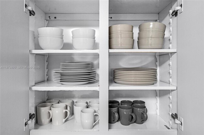 Building Photo - 977 SW 10th St