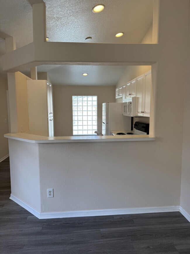 Building Photo - 26741 Little John Ct