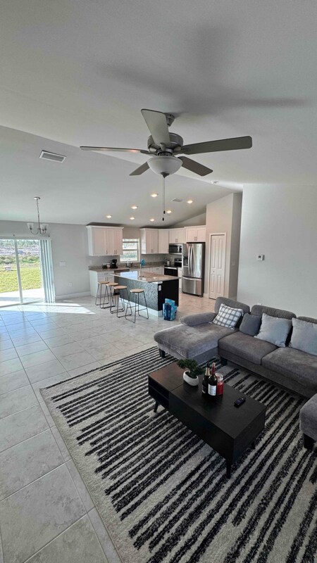 Building Photo - 304 Preston St