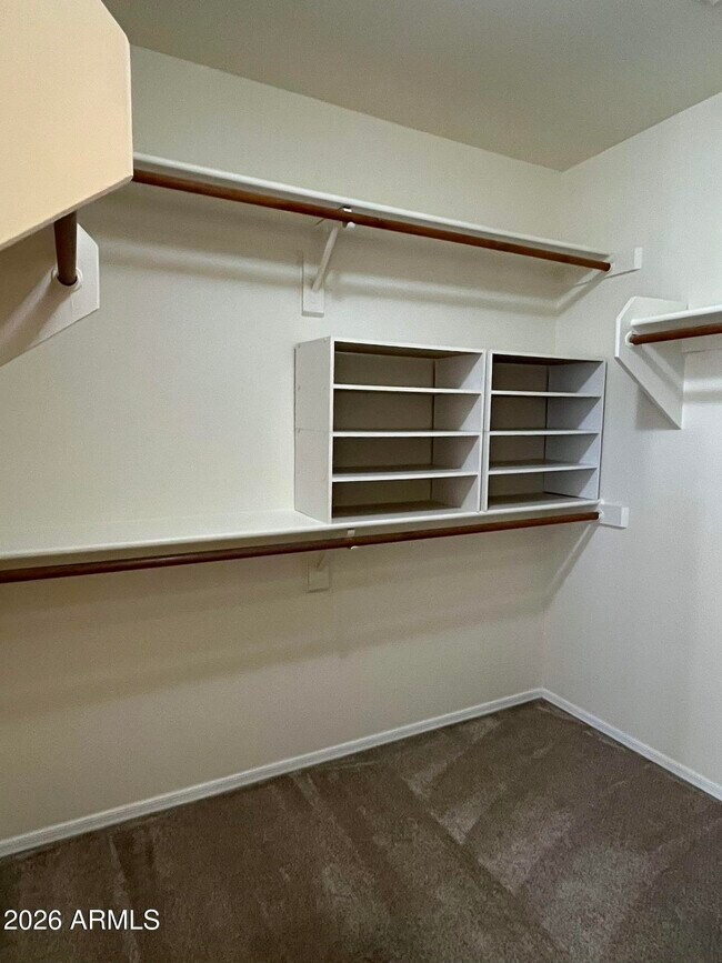 Building Photo - 5922 W Gary Dr