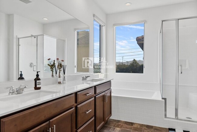 Building Photo - 3657 Bearberry Ave