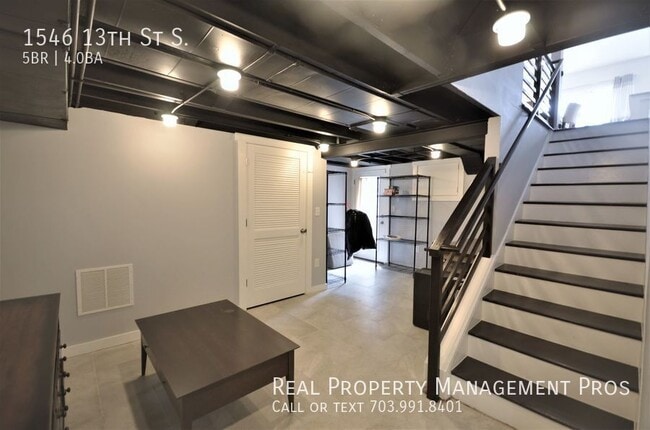 Building Photo - 1546 13th St S