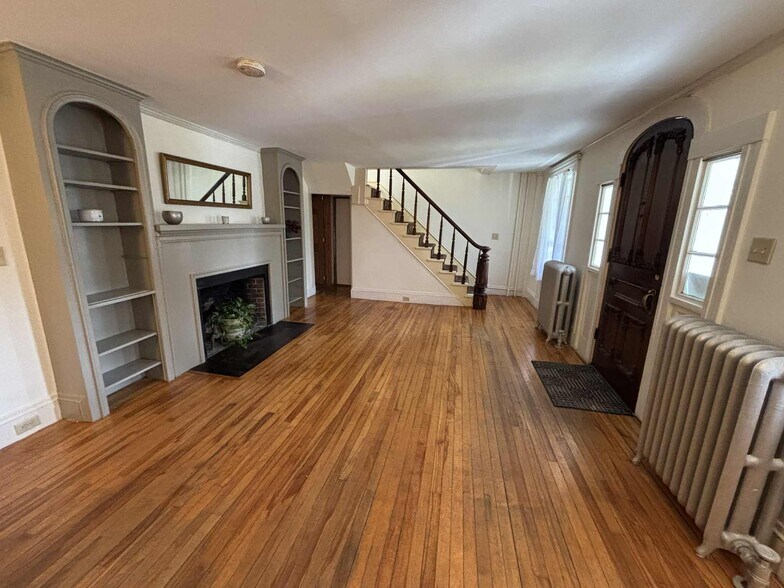 Livingroom - 88 S Willard St