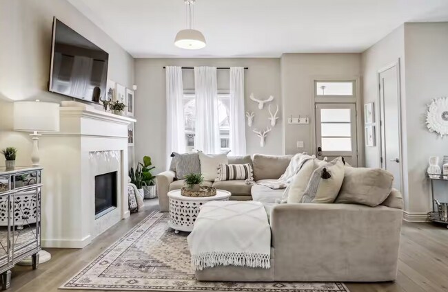 Building Photo - Charming 2-Bedroom, 2-Bath Single-Family Home
