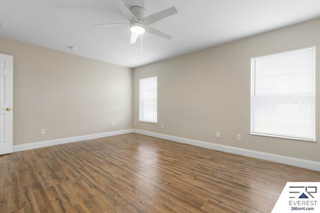 Building Photo - 25 Rainbrook Dr