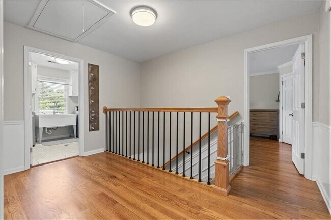 Building Photo - 4021 Primrose Ln NW