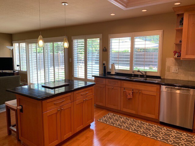 Building Photo - Perfect Shape Executive Single Family Home in Pleasanton