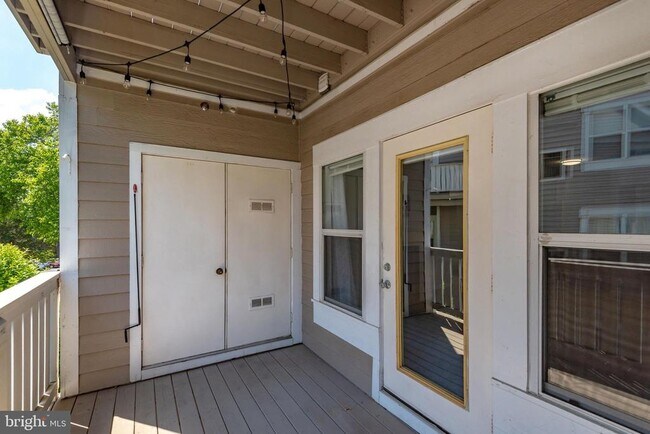 Building Photo - 14300 Grape Holly Grove