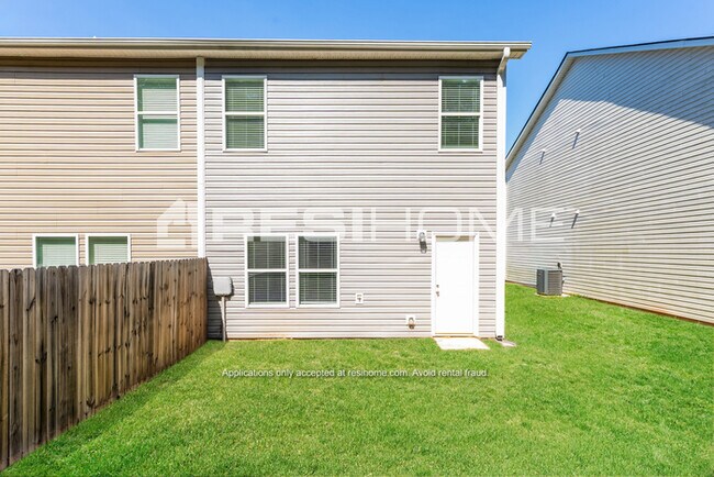 Building Photo - 491 Oakwood Dr NW