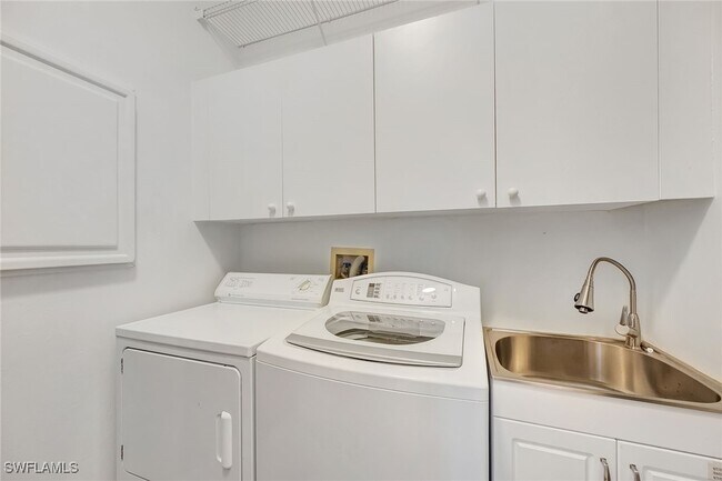 Building Photo - 400 L'Ambiance Cir