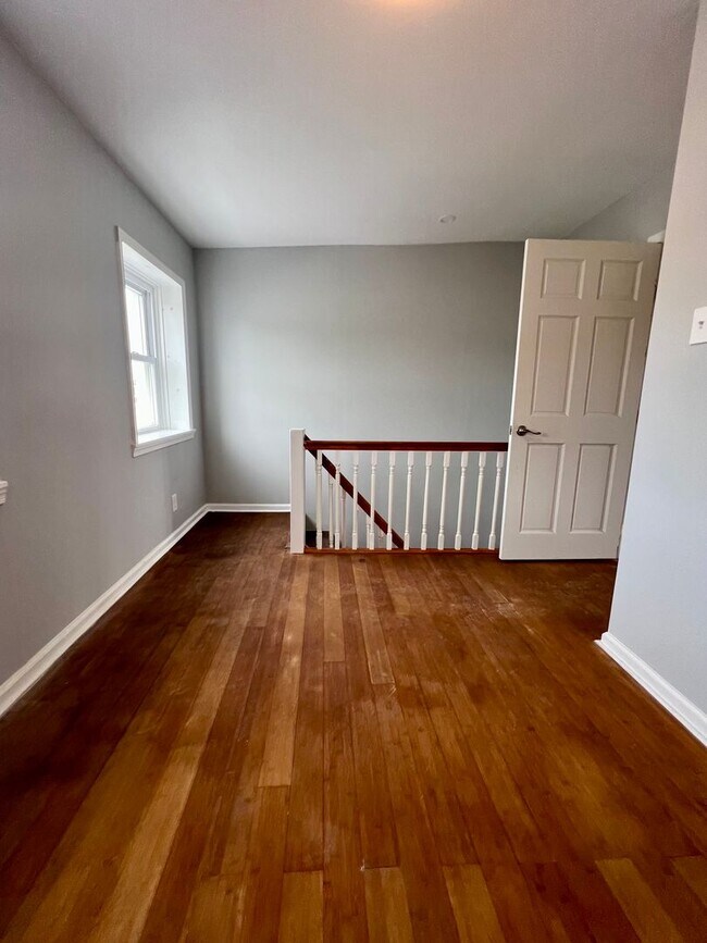 Building Photo - Stunning 4-Bedroom Townhome in the Heart o...