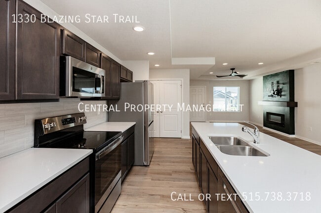 Building Photo - 1330 Blazing Star Dr