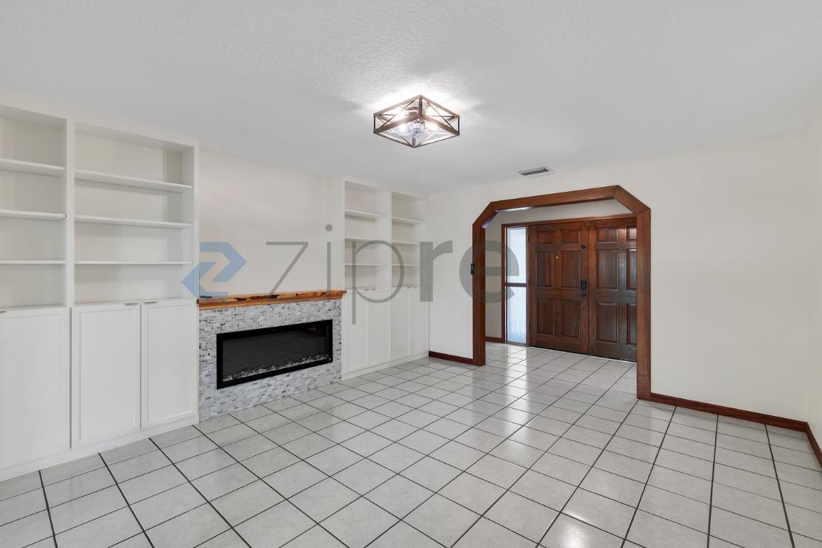 Building Photo - Unit