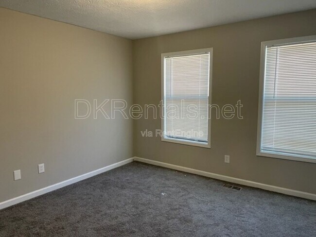 Building Photo - 1092 Dassow Ct