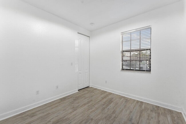 Building Photo - 3841 Aspen Leaf Dr