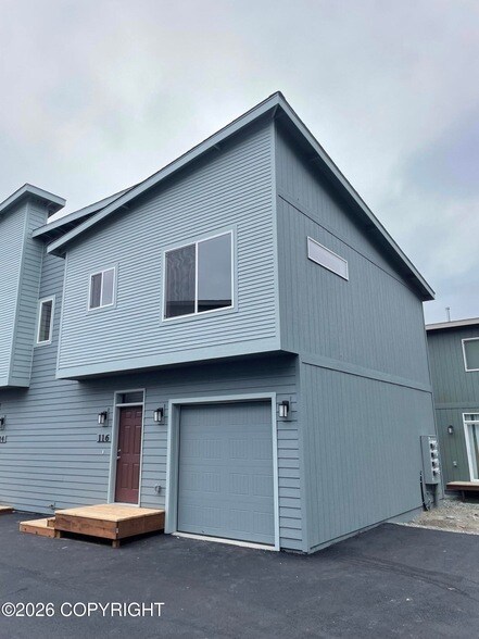 Building Photo - 116 Willow View Circle