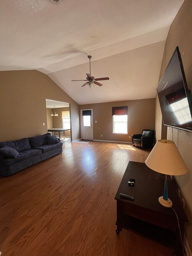 Building Photo - 5114 Branch Point Dr