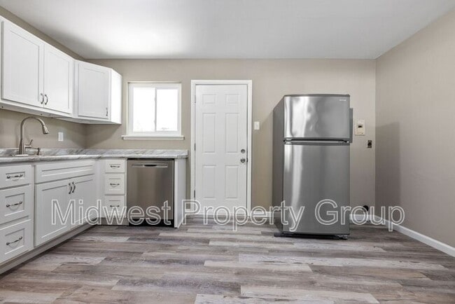 Building Photo - 41 Juno Dr