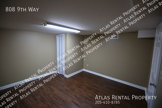 Building Photo - 808 9th Way