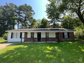 Building Photo - Beautiful Home Located Off Of Whitesville ...