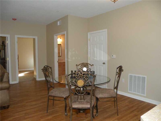 Building Photo - 6450 Pleasant St