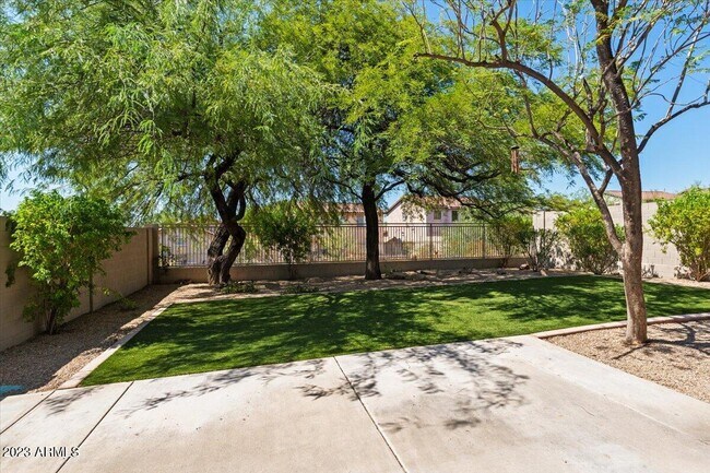 Building Photo - 10410 E Morning Star Dr