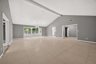 Building Photo - 19002 Mirror Lake Dr