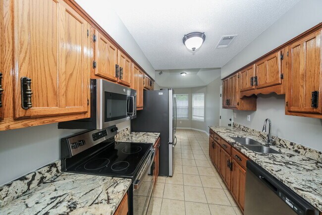 Building Photo - 5411 Corner Oak Dr