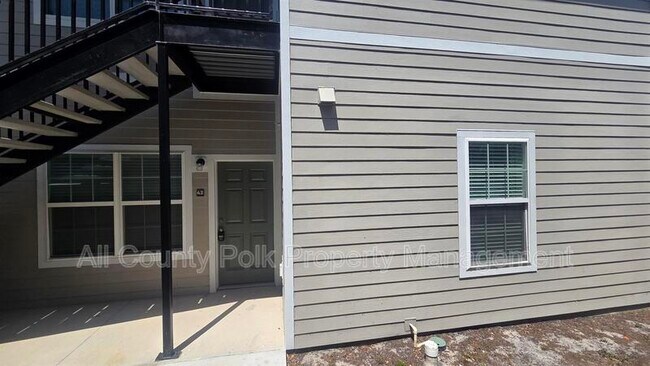 Building Photo - 915 Ariana St