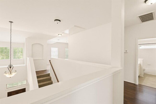 Building Photo - 1132 Alexandria Way