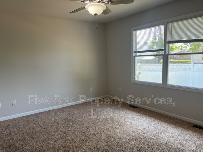 Building Photo - 1408 School House Ln