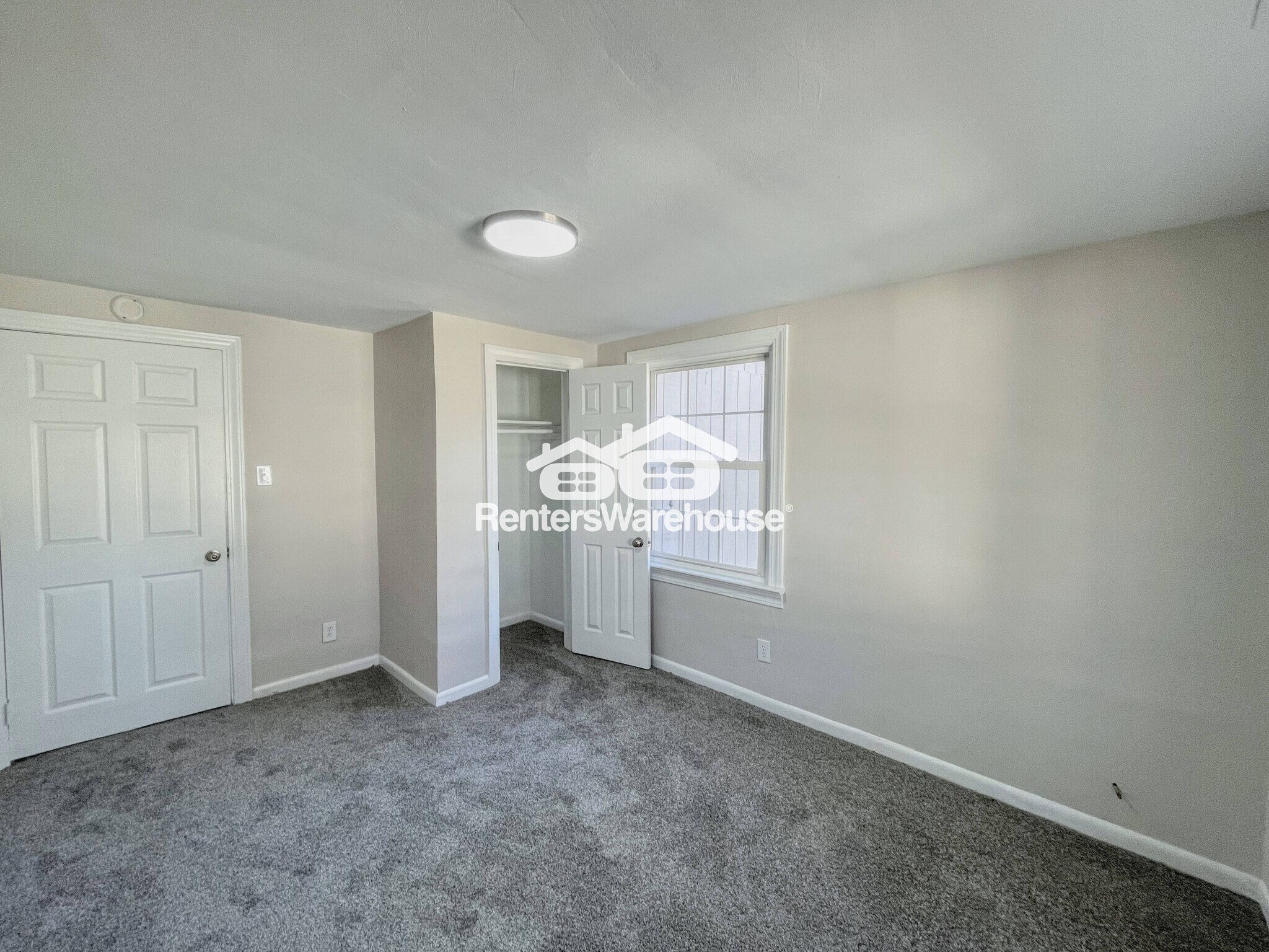 Building Photo - 944 State St