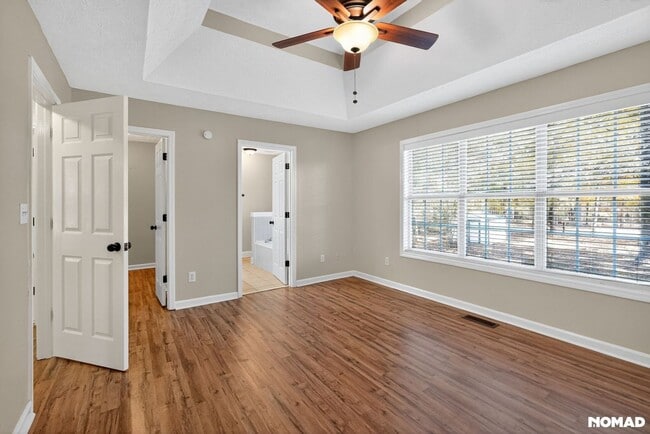 Building Photo - 198 Lakeview Dr