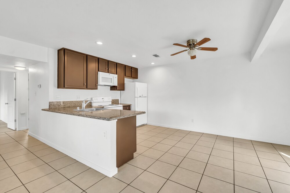 Building Photo - 812 Carro Dr