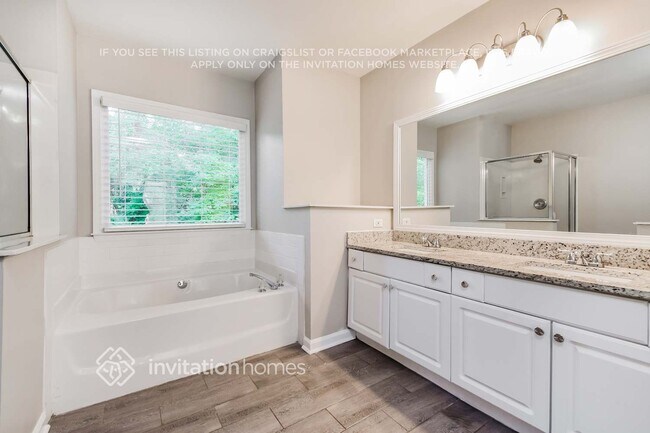 Building Photo - 1205 River Overlook Dr NW