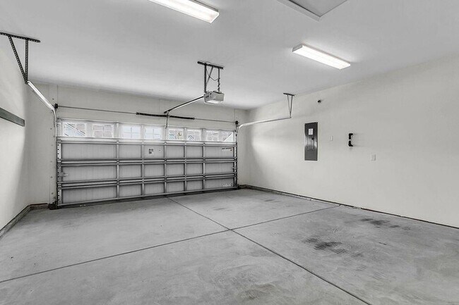 Building Photo - 214 Garden Gate Wy