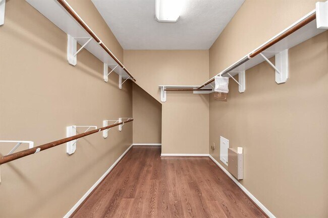 Building Photo - 2523 Sunstone Ln