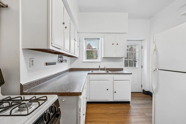 Building Photo - Updated 2 Bed 1 Bath Home With a Loft in Bloomfield - Available NOW!