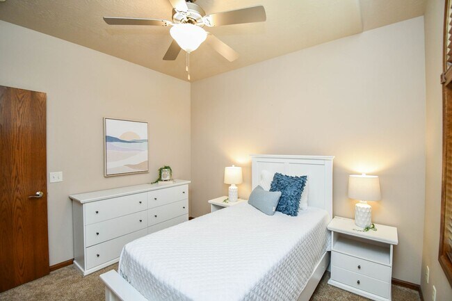 Building Photo - South Sioux Falls Rental with Open Layout ...