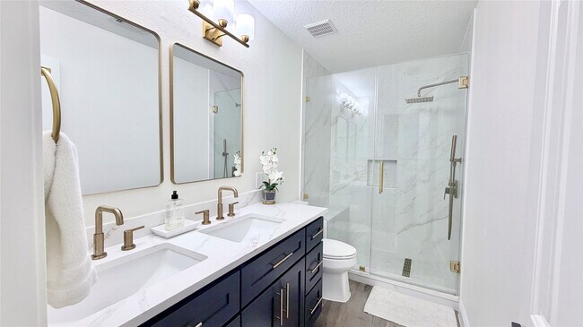 Building Photo - 2708 Sunnycreek Ln