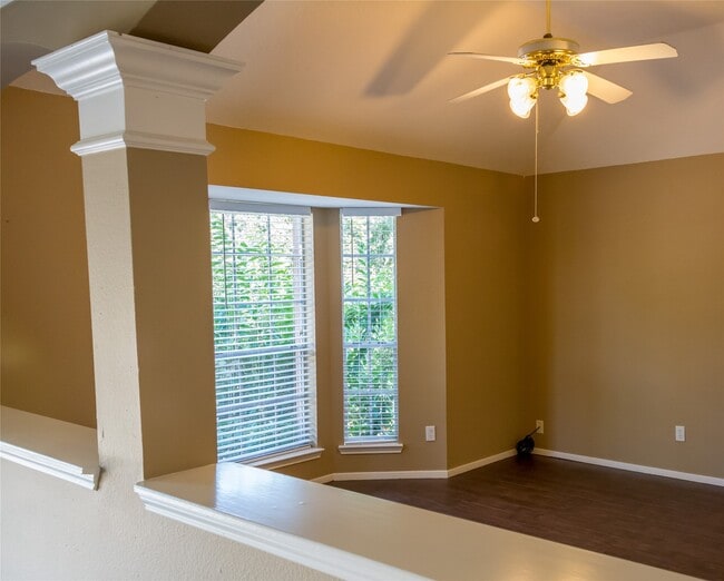 Building Photo - 25727 Bearborough Dr