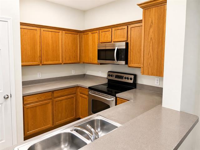 Building Photo - 10633 Traymore Dr