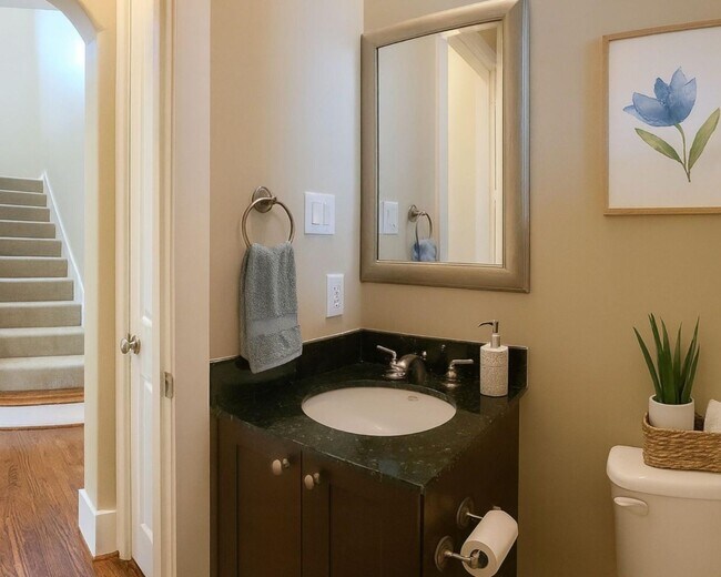 Building Photo - 404 Parker St