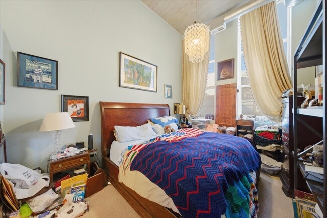 Building Photo - 758 N Larrabee St