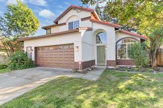 Building Photo - 2559 Du Bois Dr